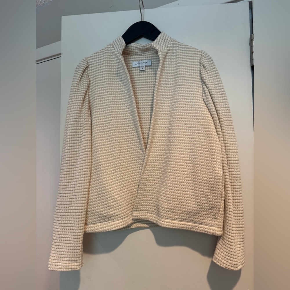 Amour Vert Sooni Scallop Knit Jacket in Oatmeal, size Medium